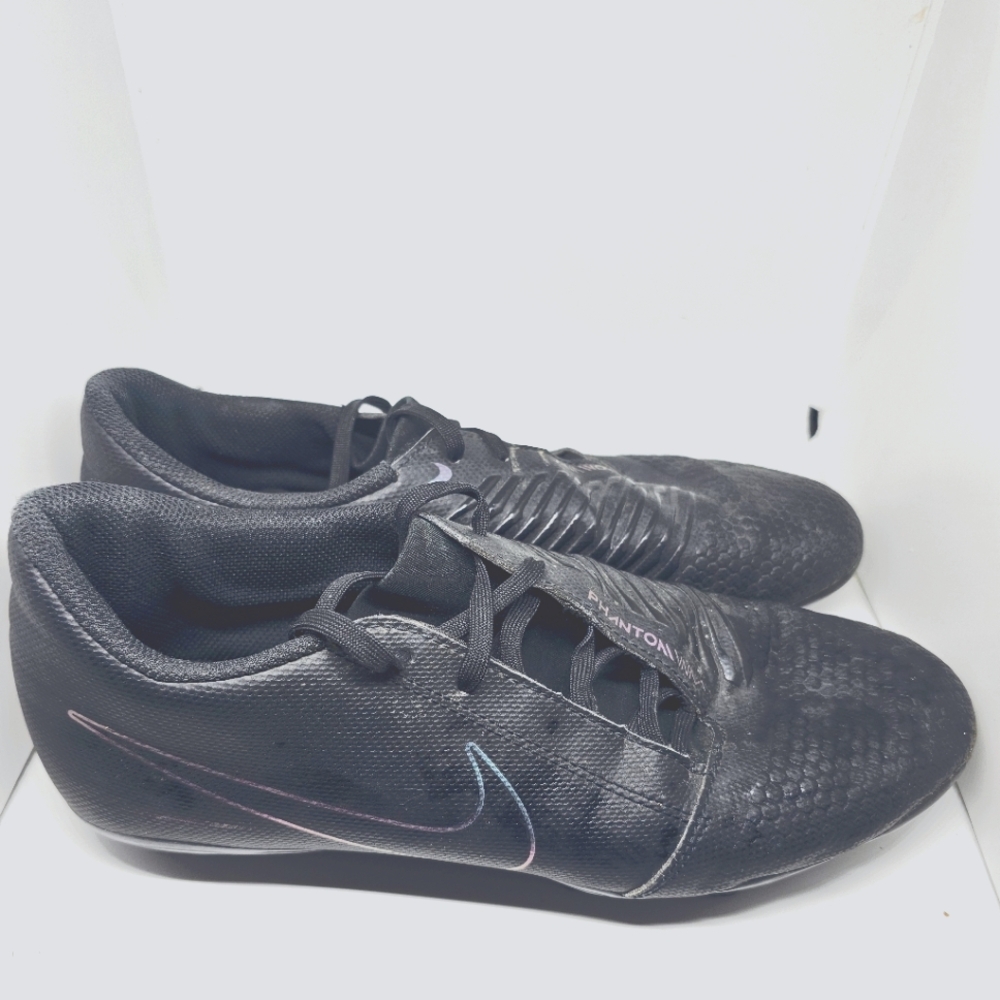 Nike phantom soccer shoes
